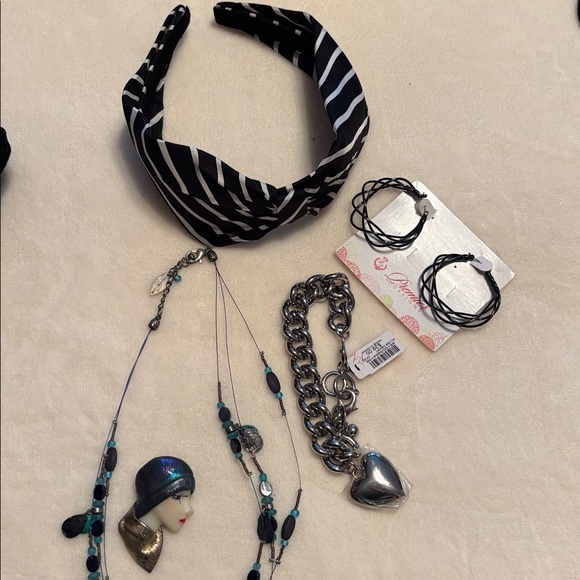 Accessory Bundle - Picture 2 of 4